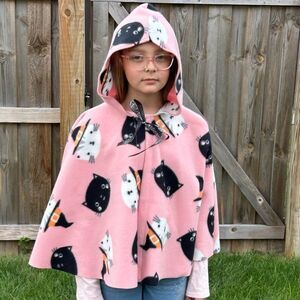 Cape With Slouchy Hood Youth One Size Fits Most Ages 6-10 Halloween Witchy Cat